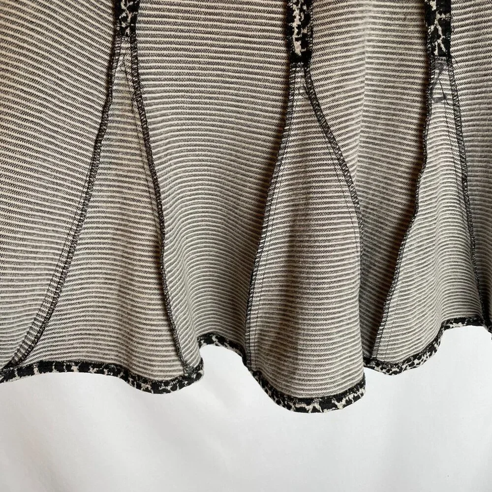 Susan Bristol Black and White Animal Print Swing Skirt Knee Length Size 12